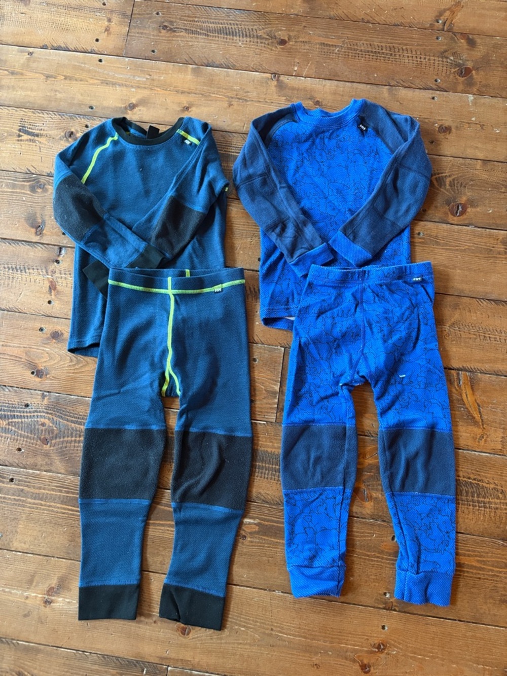 2x Helly Hansen kids thermal sets 2T-3T long underwear winter layers